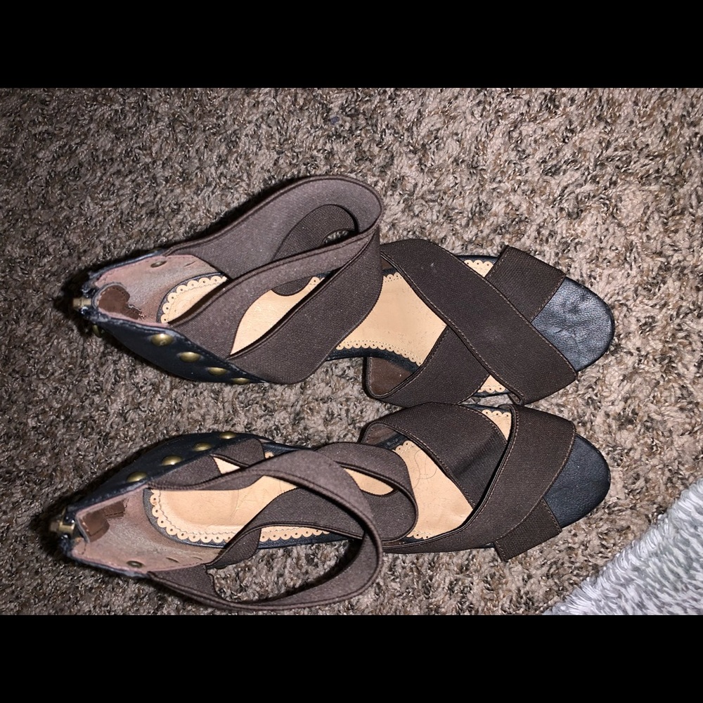 Brown heels size 7 1/2